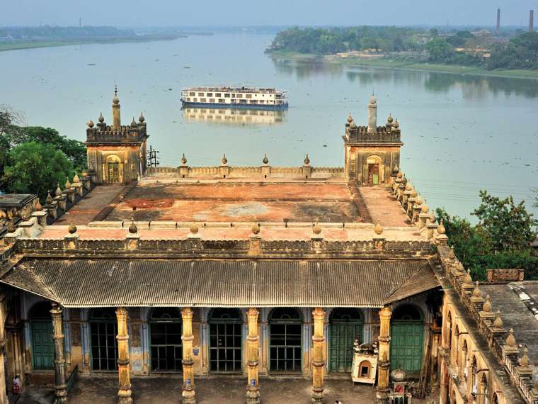 RV Rajmahal, River Hooghly, Imambara, India